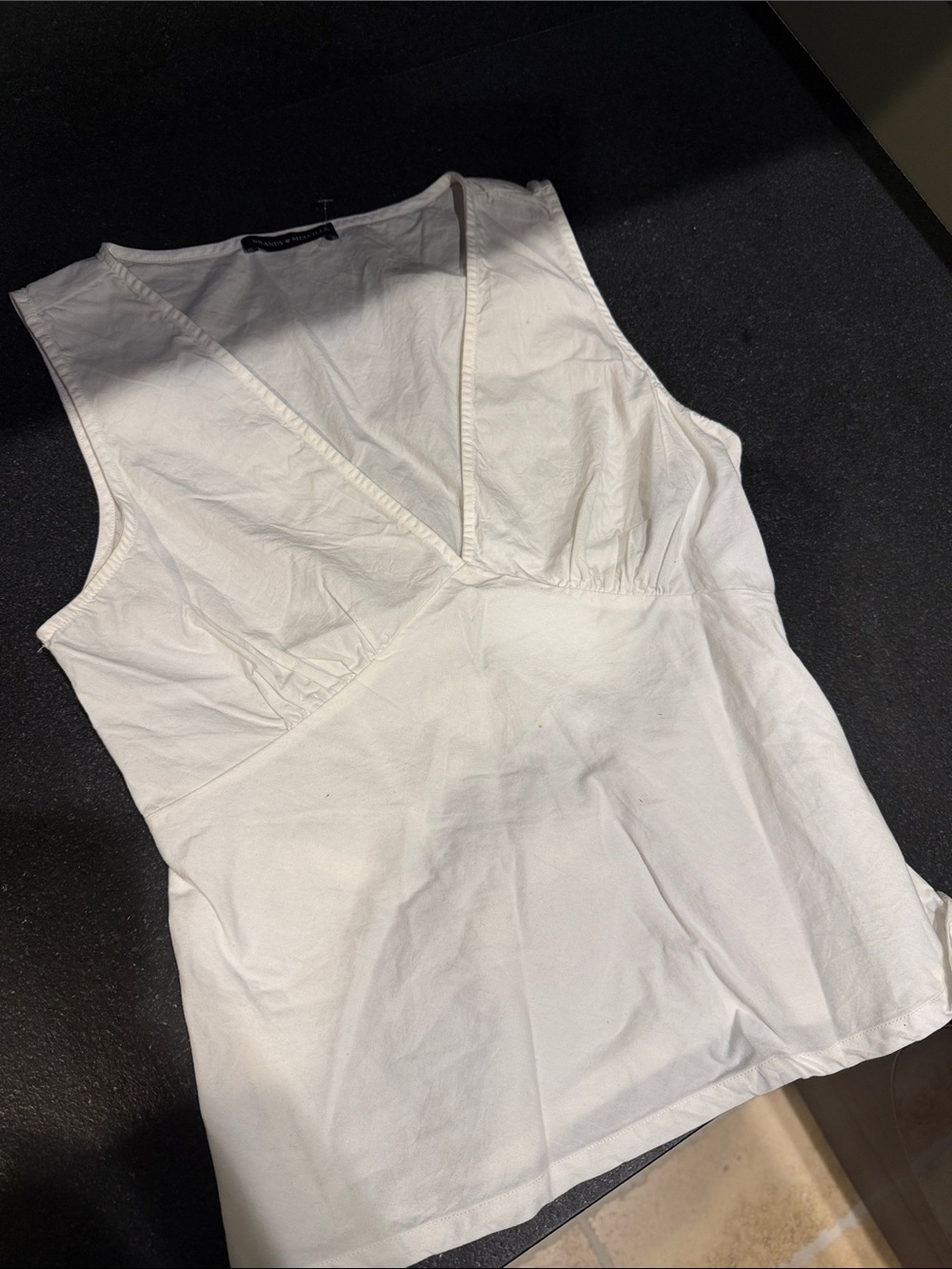 Brandy Melville White V-Neck Sleeveless Camisole
